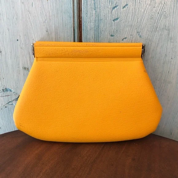 Vintage 1950’s “cosmetiques” mustard pouch for purse w/silver script & pictures - Picture 3 of 11